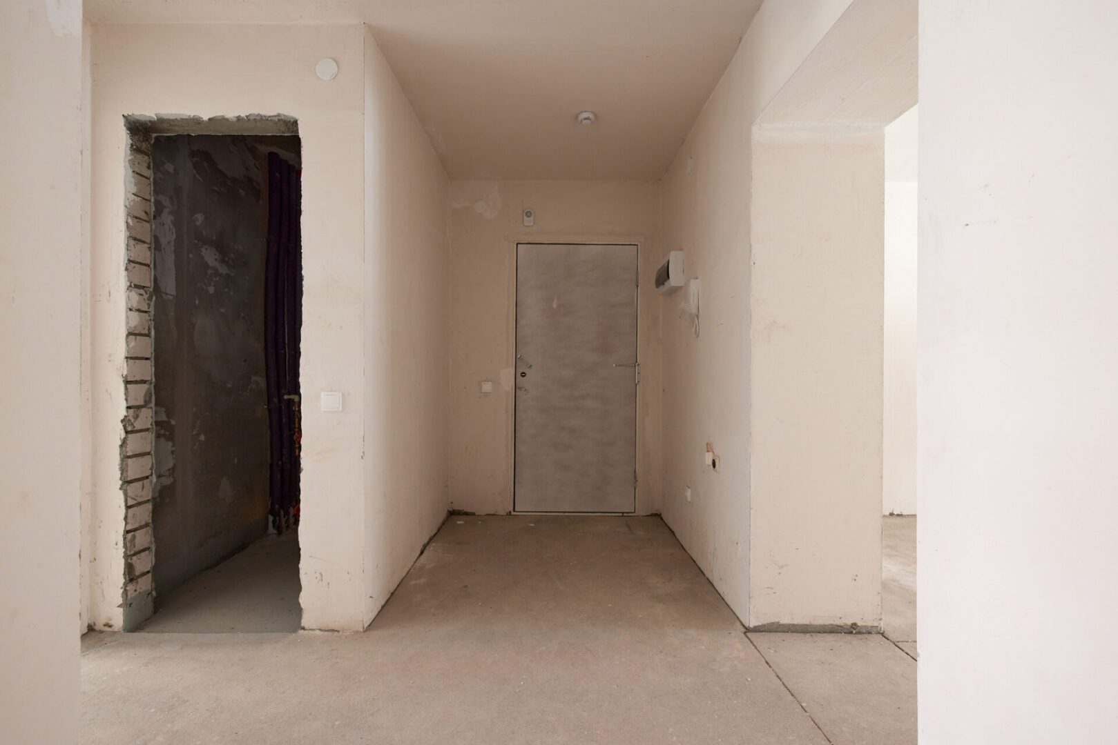 Rough finish in apartment